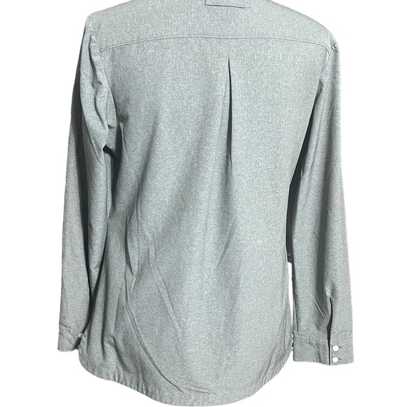 Duluth Trading, Size Medium, Grey, Long Sleeve Button Down. K29 - Picture 7 of 11